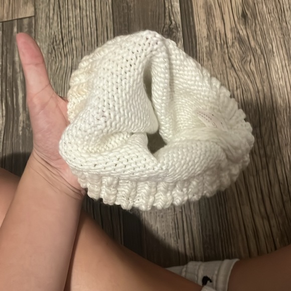 Winterhat - Picture 3 of 4